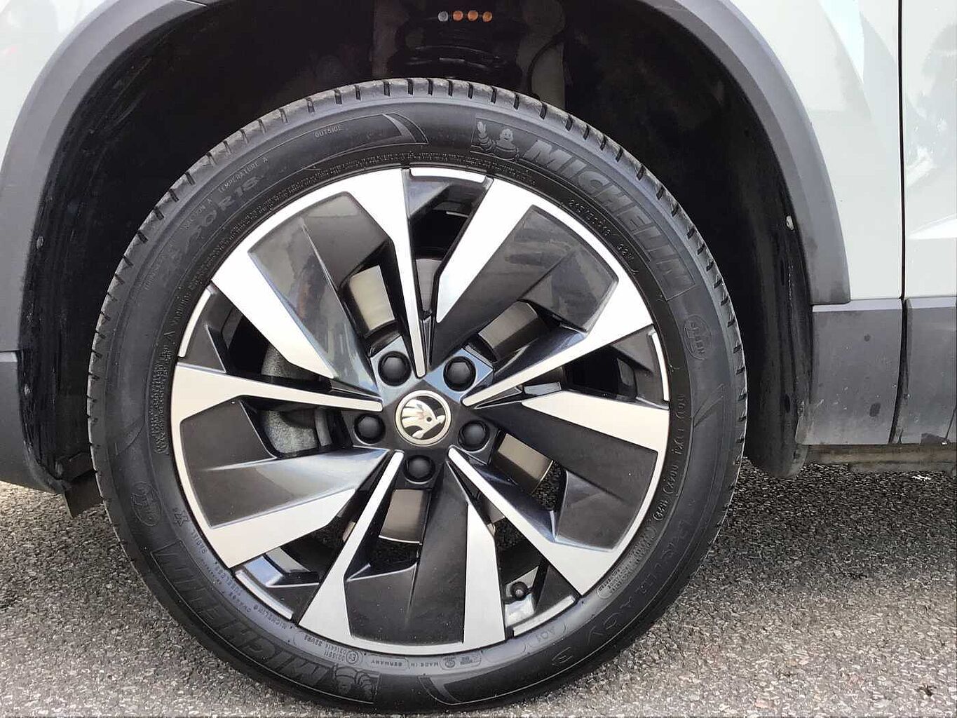 SKODA Karoq Estate 1.5 TSI SE L 5dr DSG