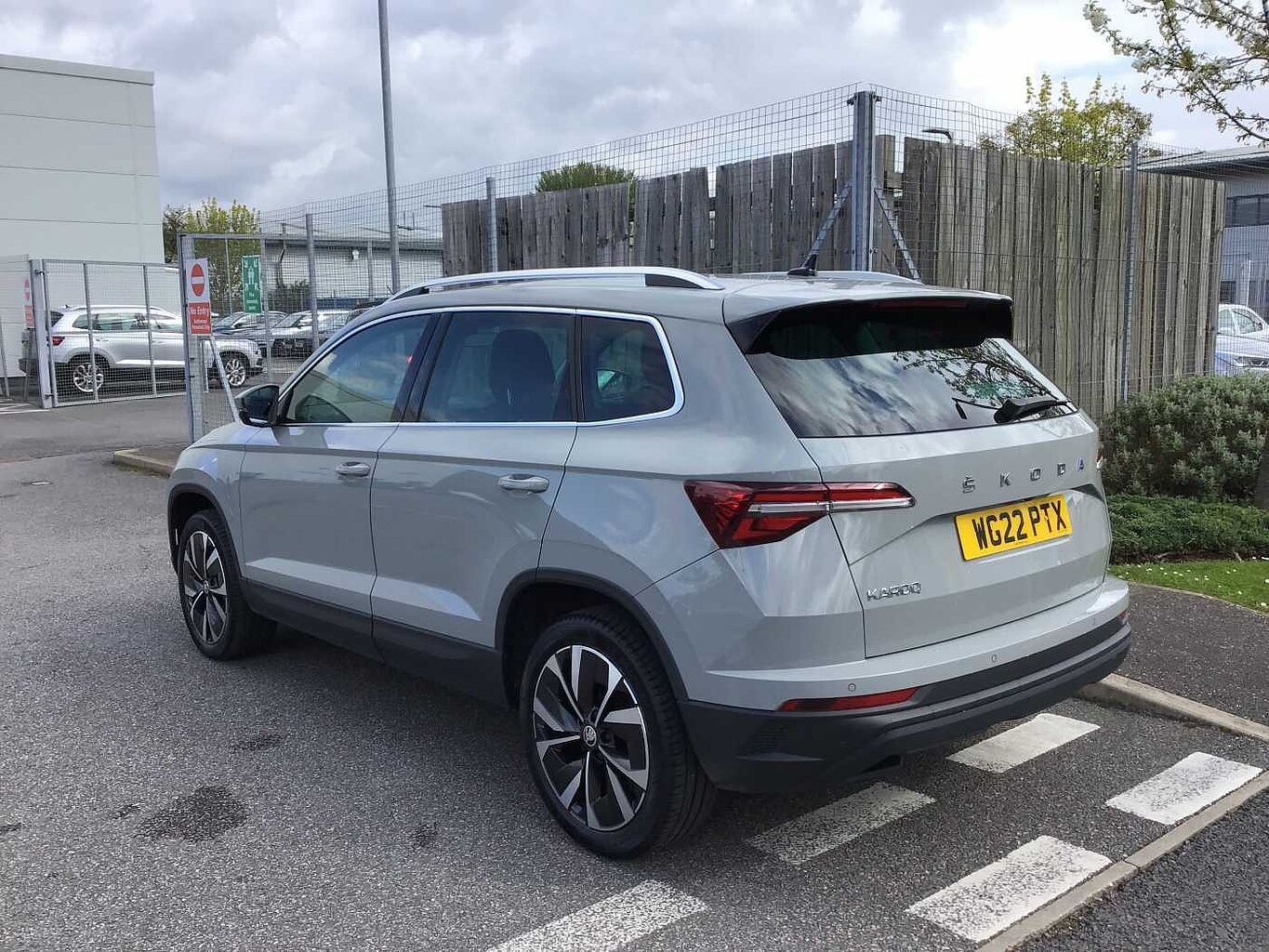 SKODA Karoq Estate 1.5 TSI SE L 5dr DSG